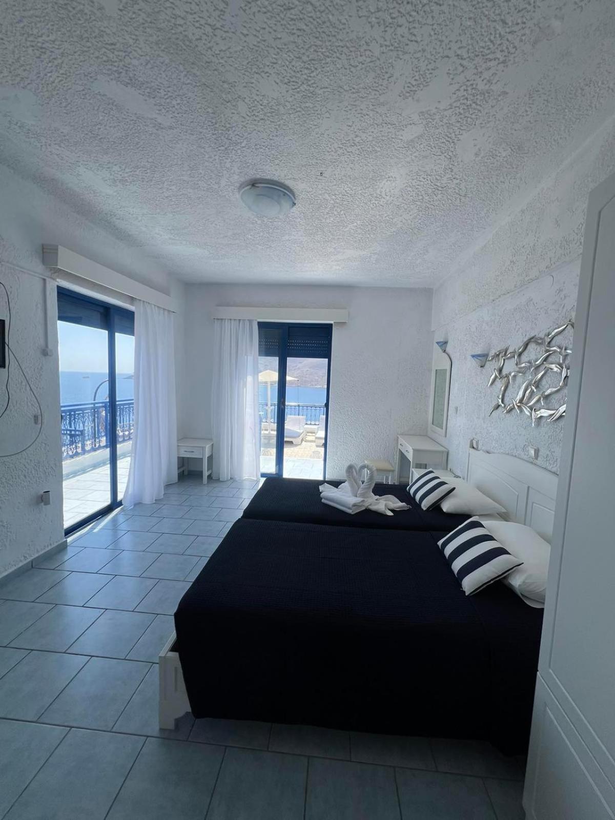 Marinas Studios Livadia  Pokoj fotografie